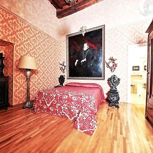 Uitgebreide Kamer met een King Size Bed